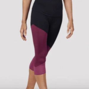 Ladies Color Panelled Capri Legging